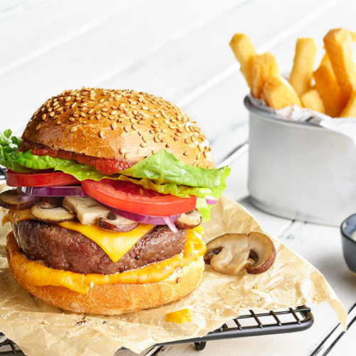 CHAMPIGNON-BURGER UND KICHERERBSENFRITTEN