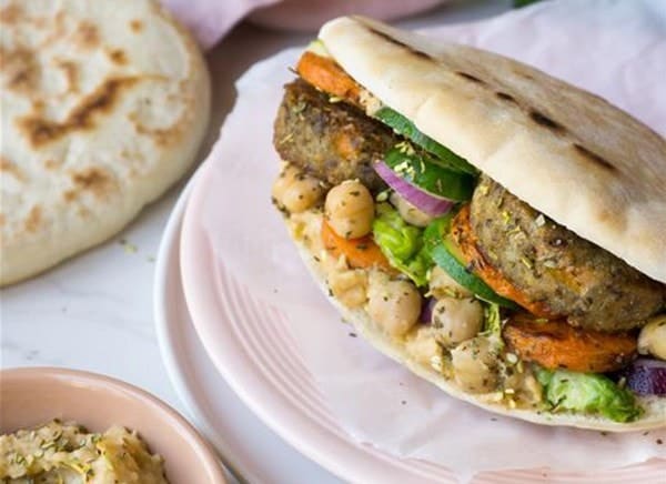 HEMP PATTIES WITH LENTILS - PITA BREAD